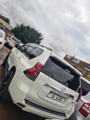 Toyota Land Cruiser Prado 2018 White