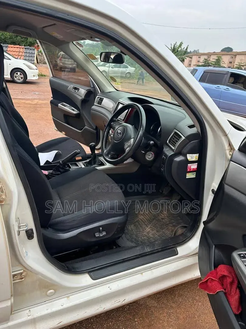 Subaru Forester 2010 Pearl