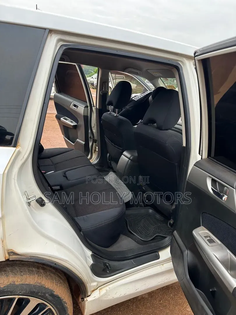 Subaru Forester 2010 Pearl