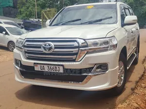 Toyota Land Cruiser 2015 White