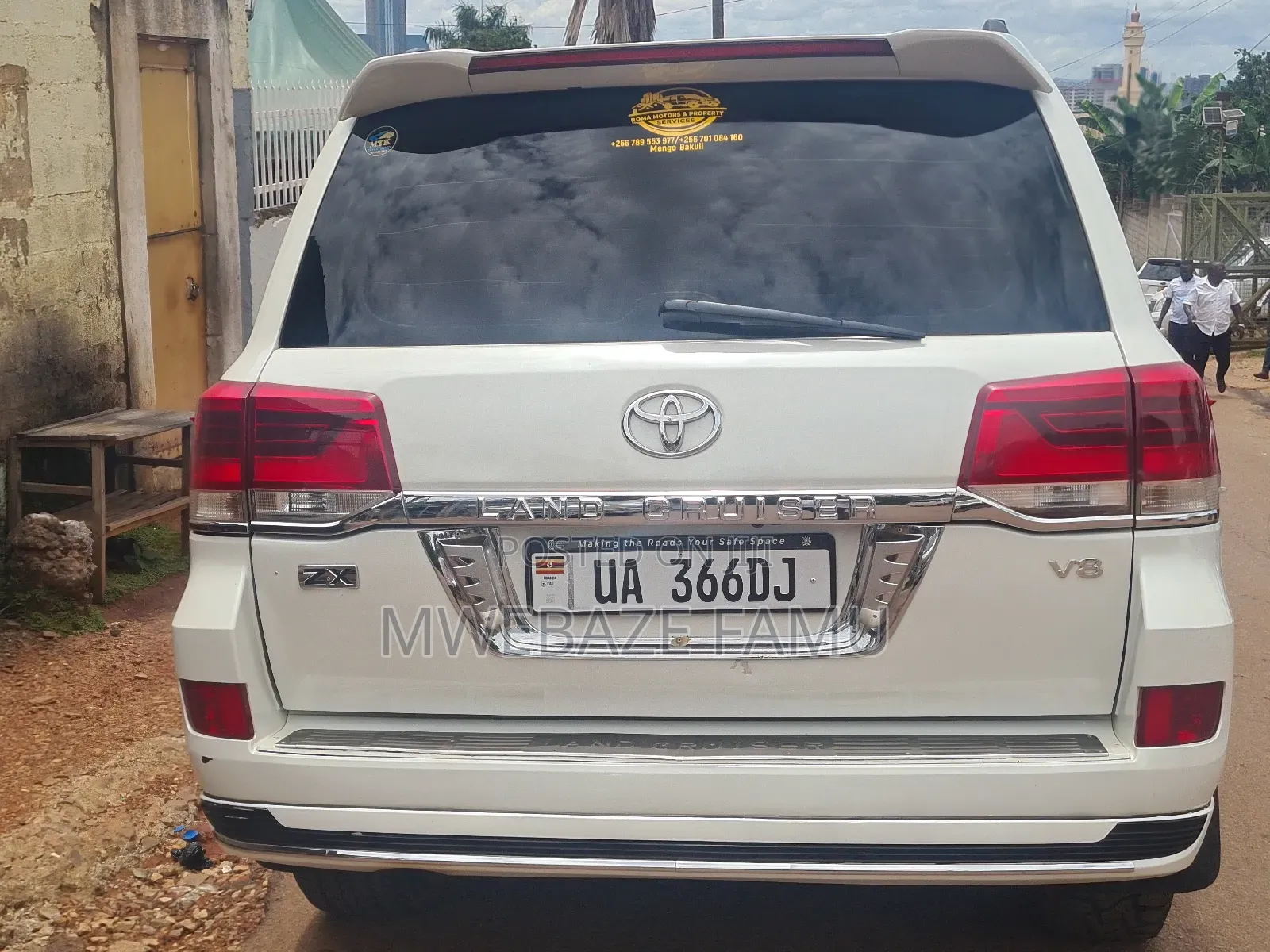 Toyota Land Cruiser 2015 White