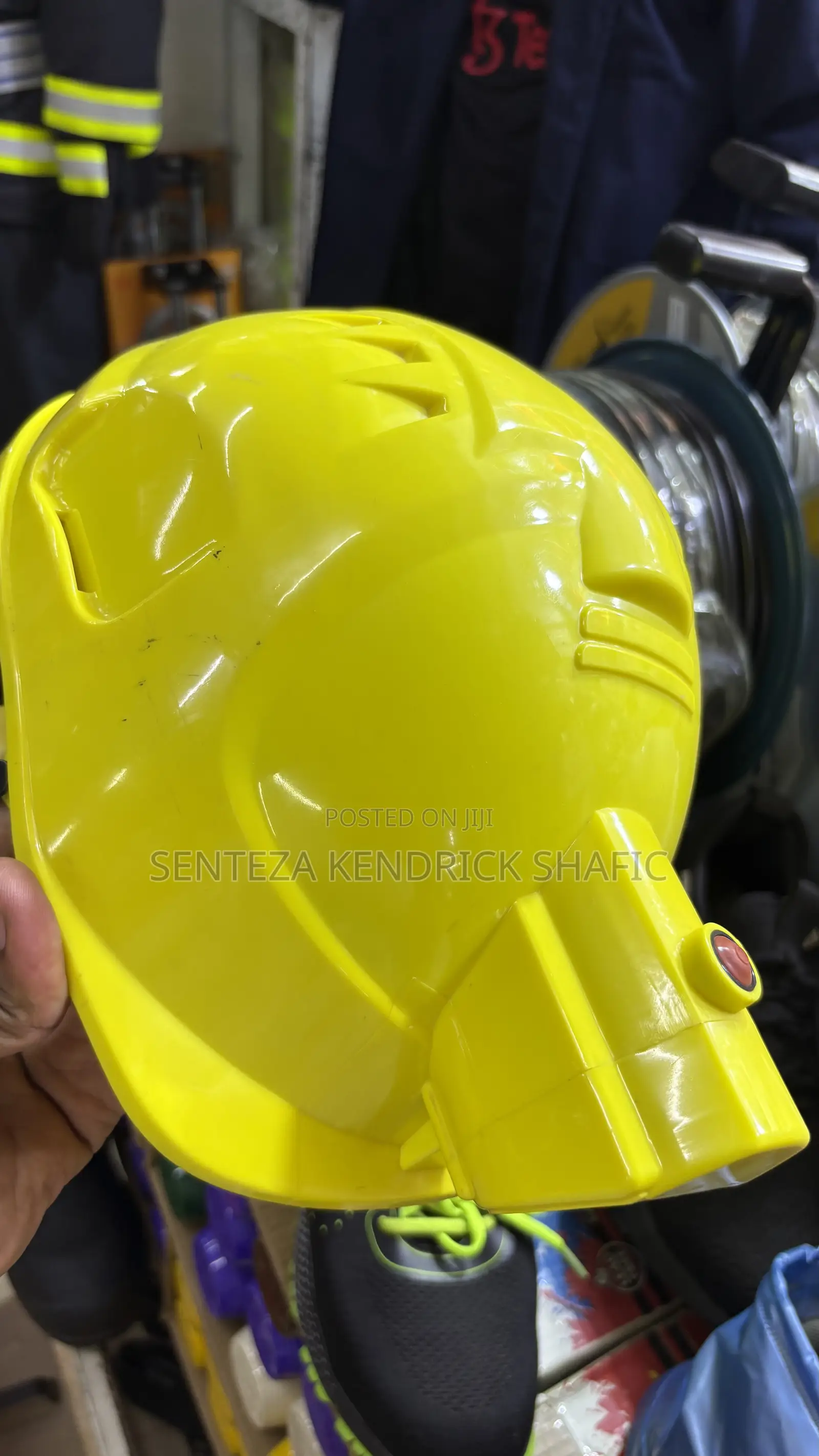 Safety Hard Hat With A Built-in Led Headlamp