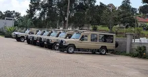 Toyota Safari Landcruisers Hardtops for Hire