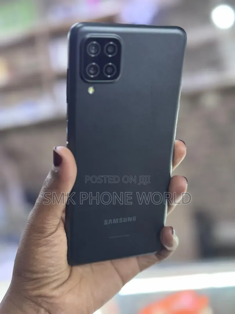 Samsung Galaxy A12 64 GB Black