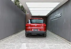Volkswagen Tiguan 2.0 S Automatic 2012 Red