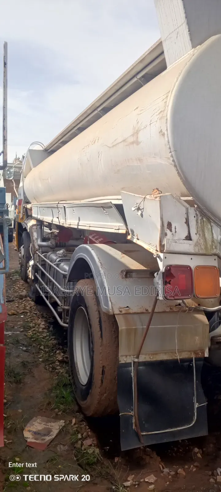 14000 Liters (Magulu Kumi) Isuzu