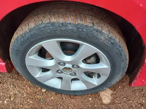 Toyota Passo Sette 1.5 AWD 2012 Red