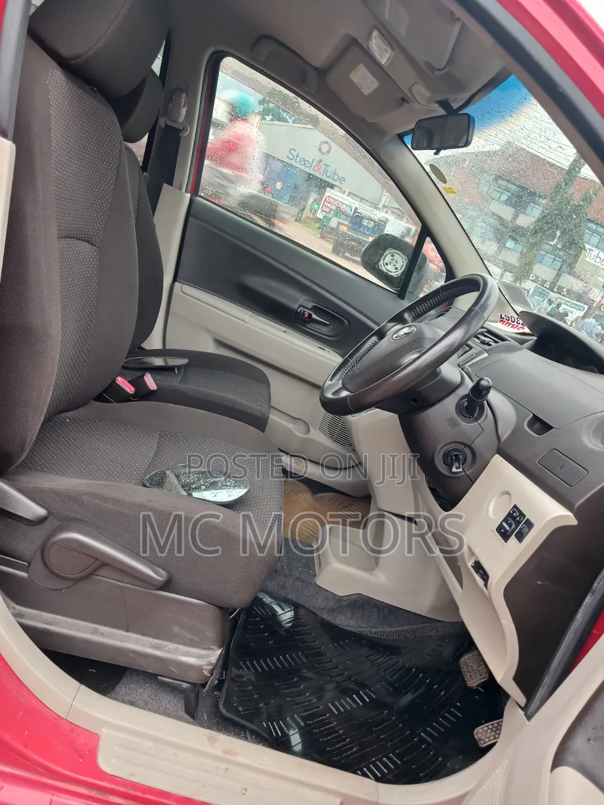 Toyota Passo Sette 1.5 AWD 2012 Red