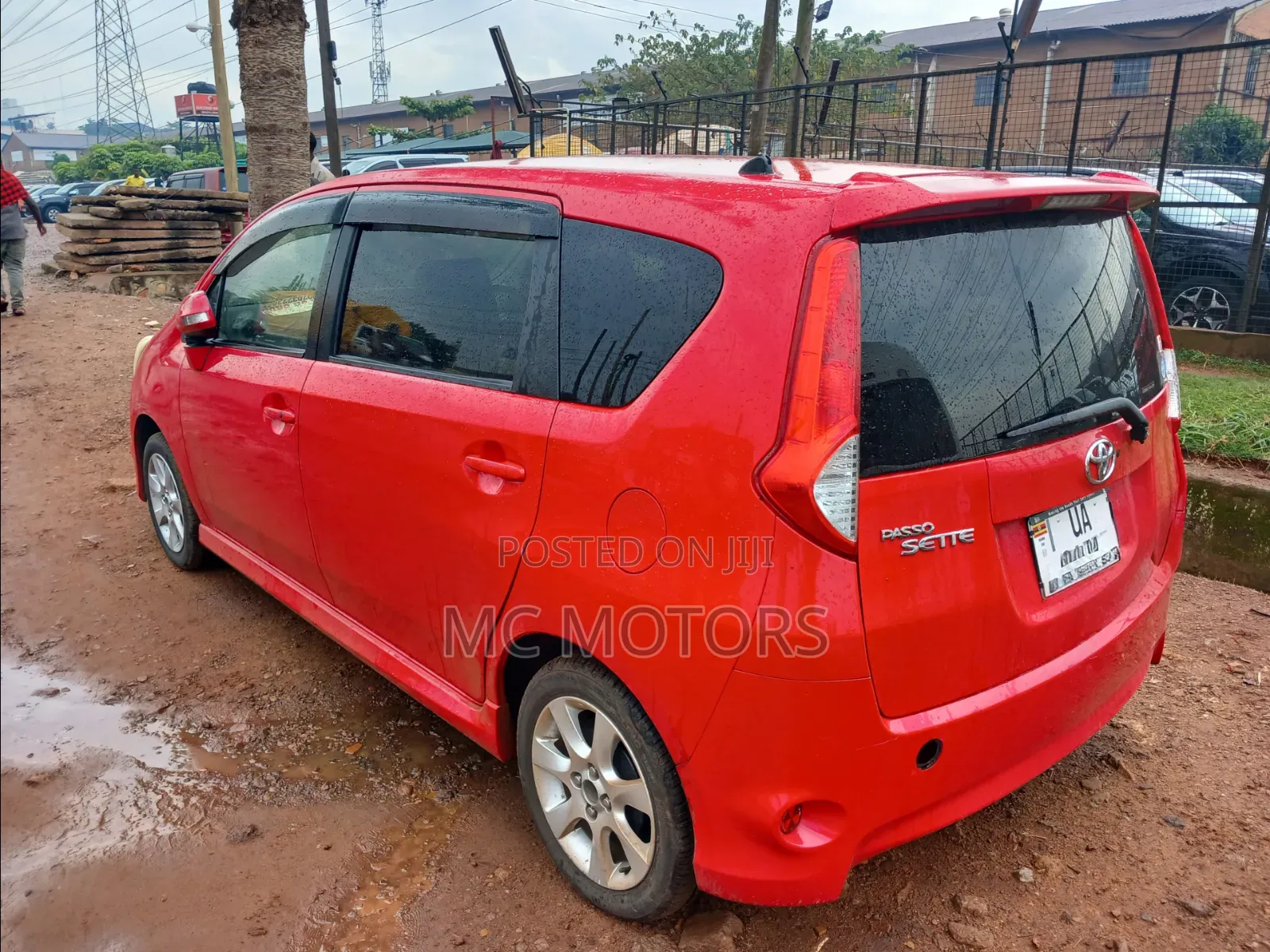 Toyota Passo Sette 1.5 AWD 2012 Red