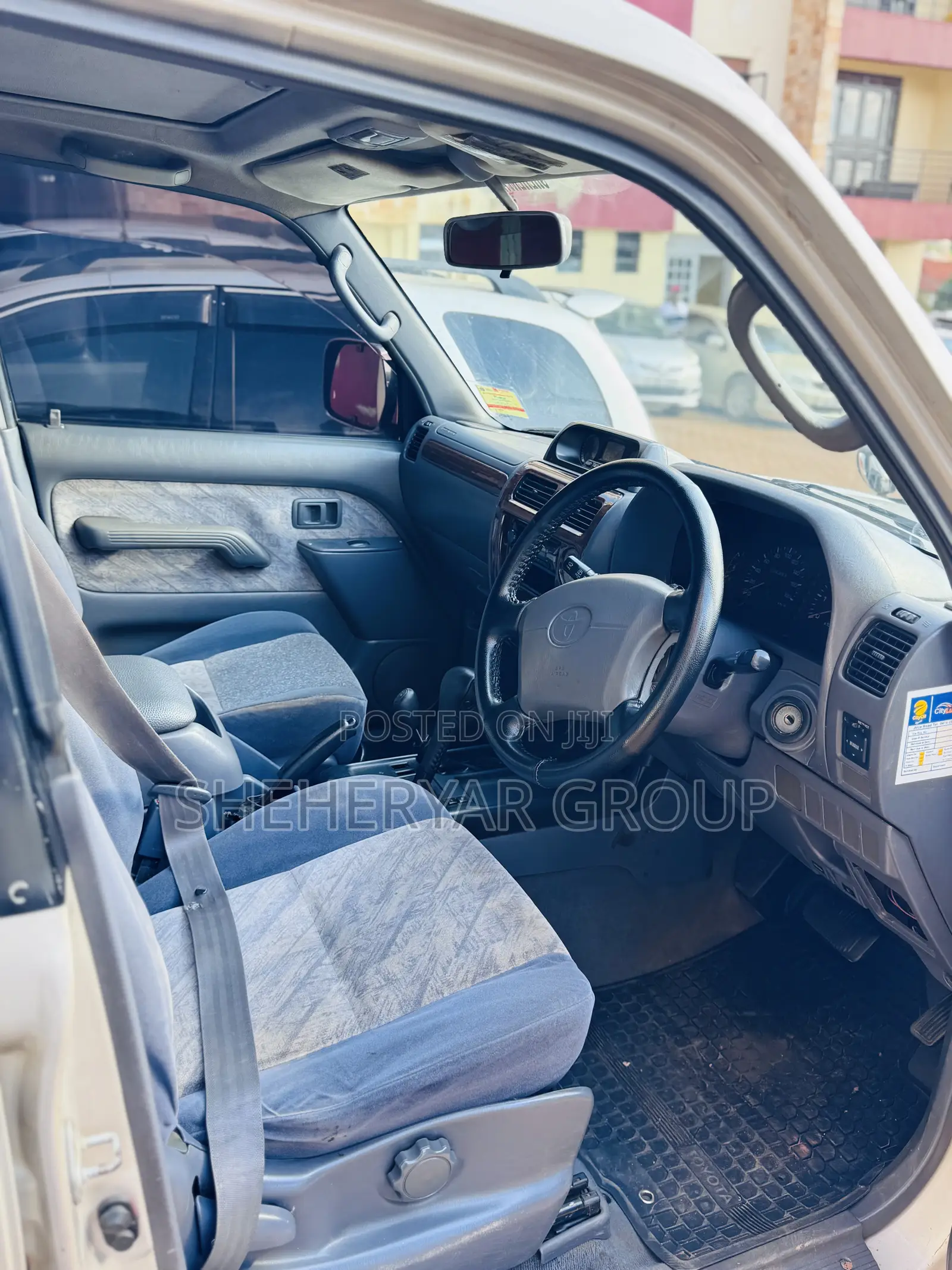 Toyota Land Cruiser Prado 1996 White