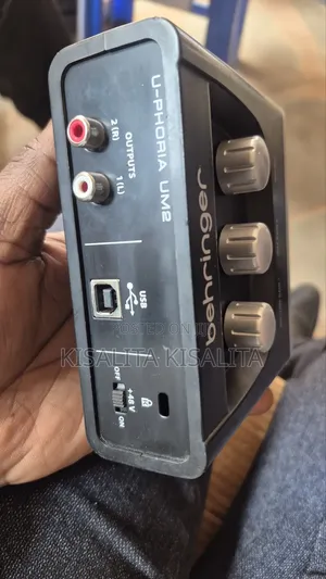 Sound Card Behringer Um2