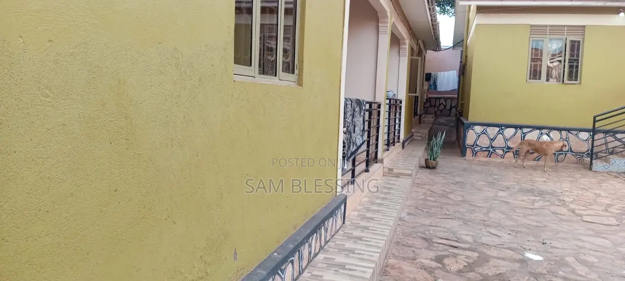 14bdrm House in Busiga, Central Division for sale