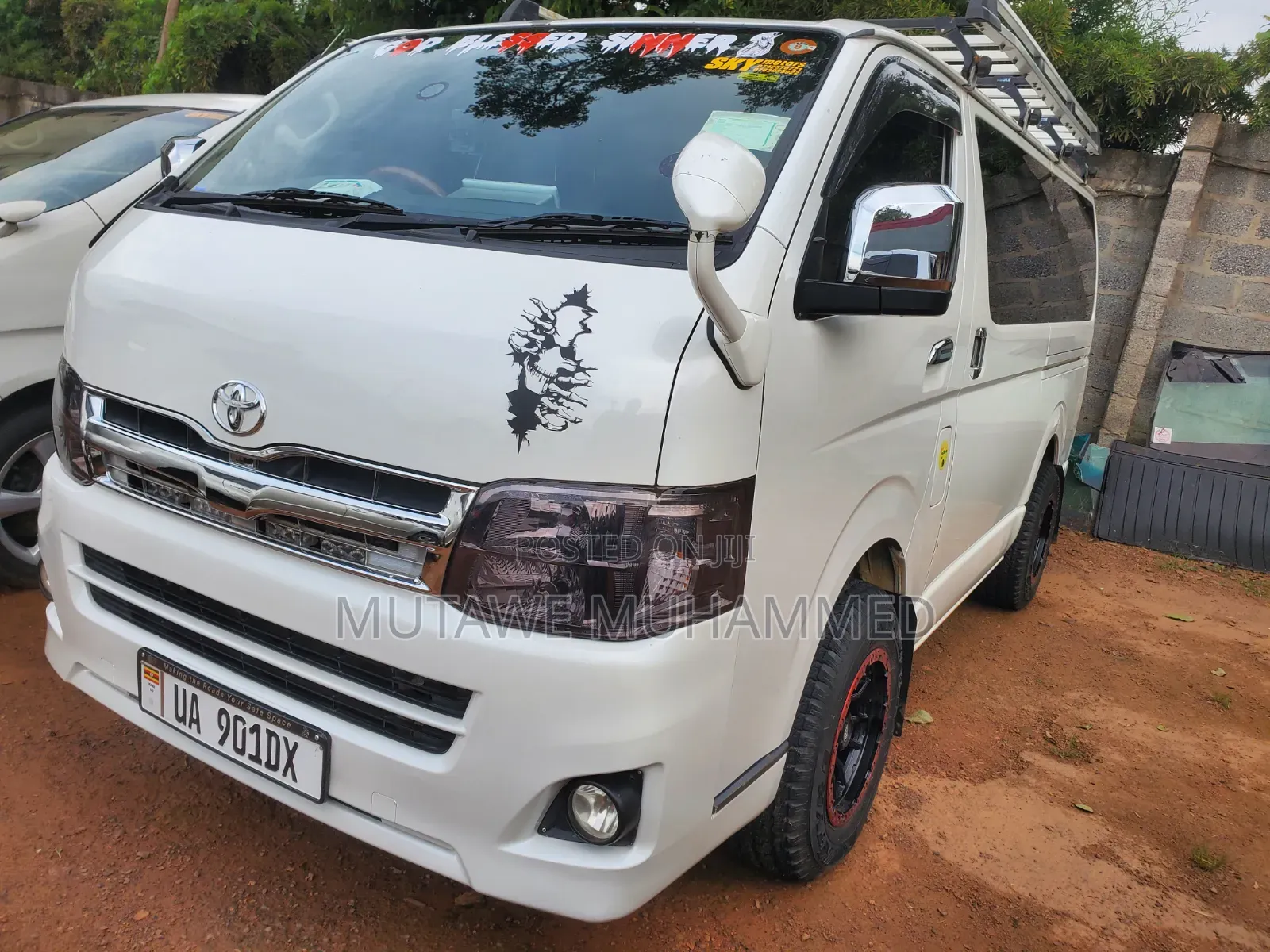 Toyota HiAce 2015 White