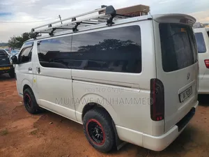 Toyota HiAce 2015 White