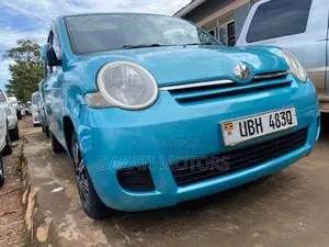 Toyota Sienta 2010 Blue