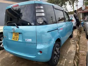 Toyota Sienta 2010 Blue