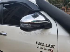 Toyota Hilux 2020 White
