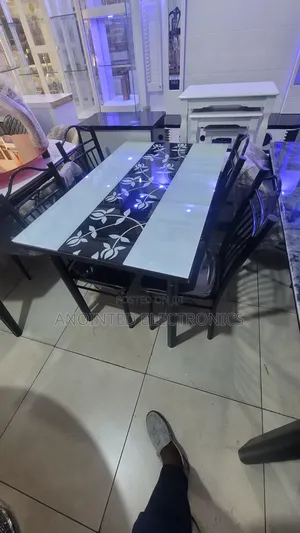 Dining Table With 4 Seats