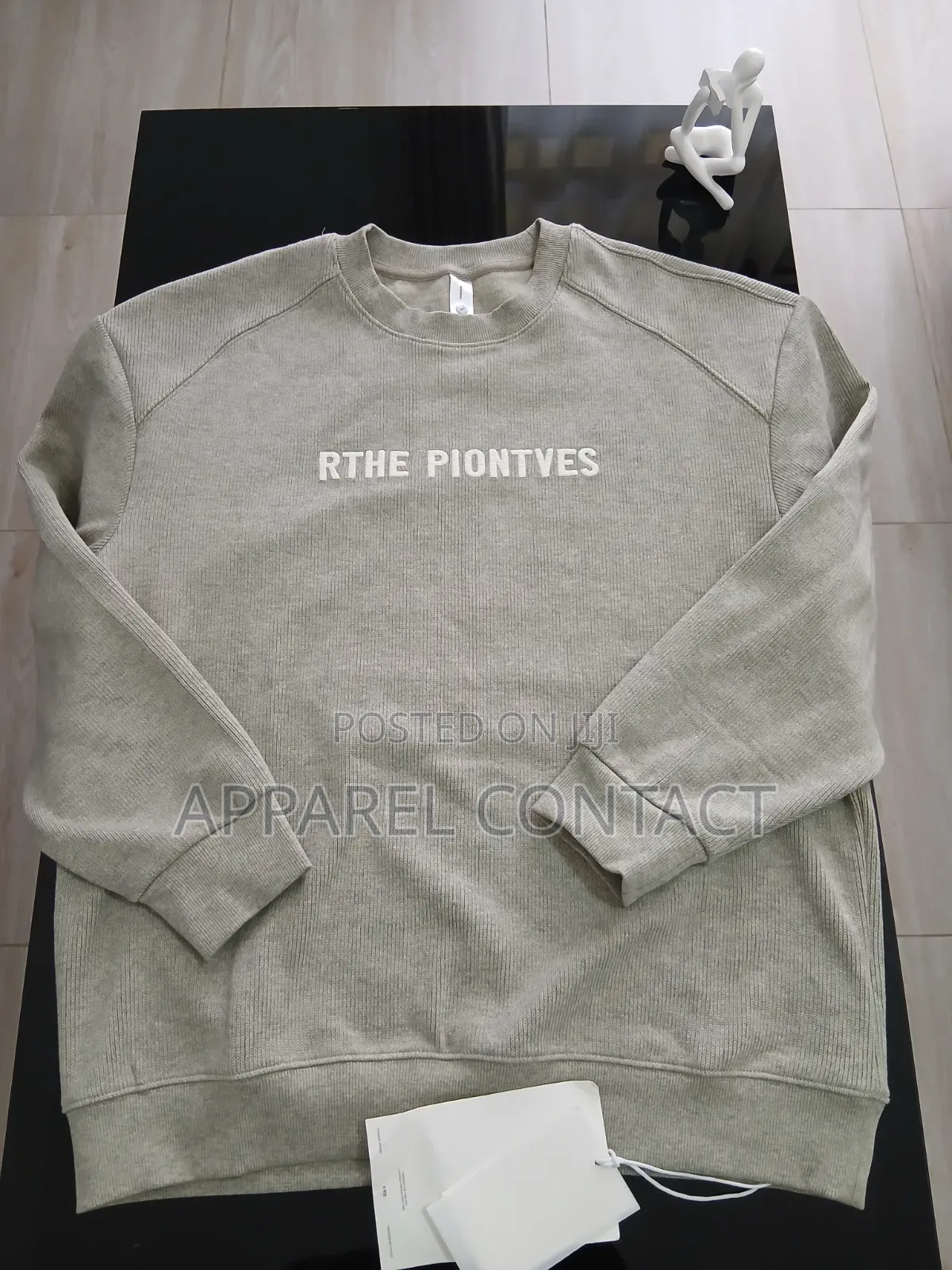 Sweatshirt