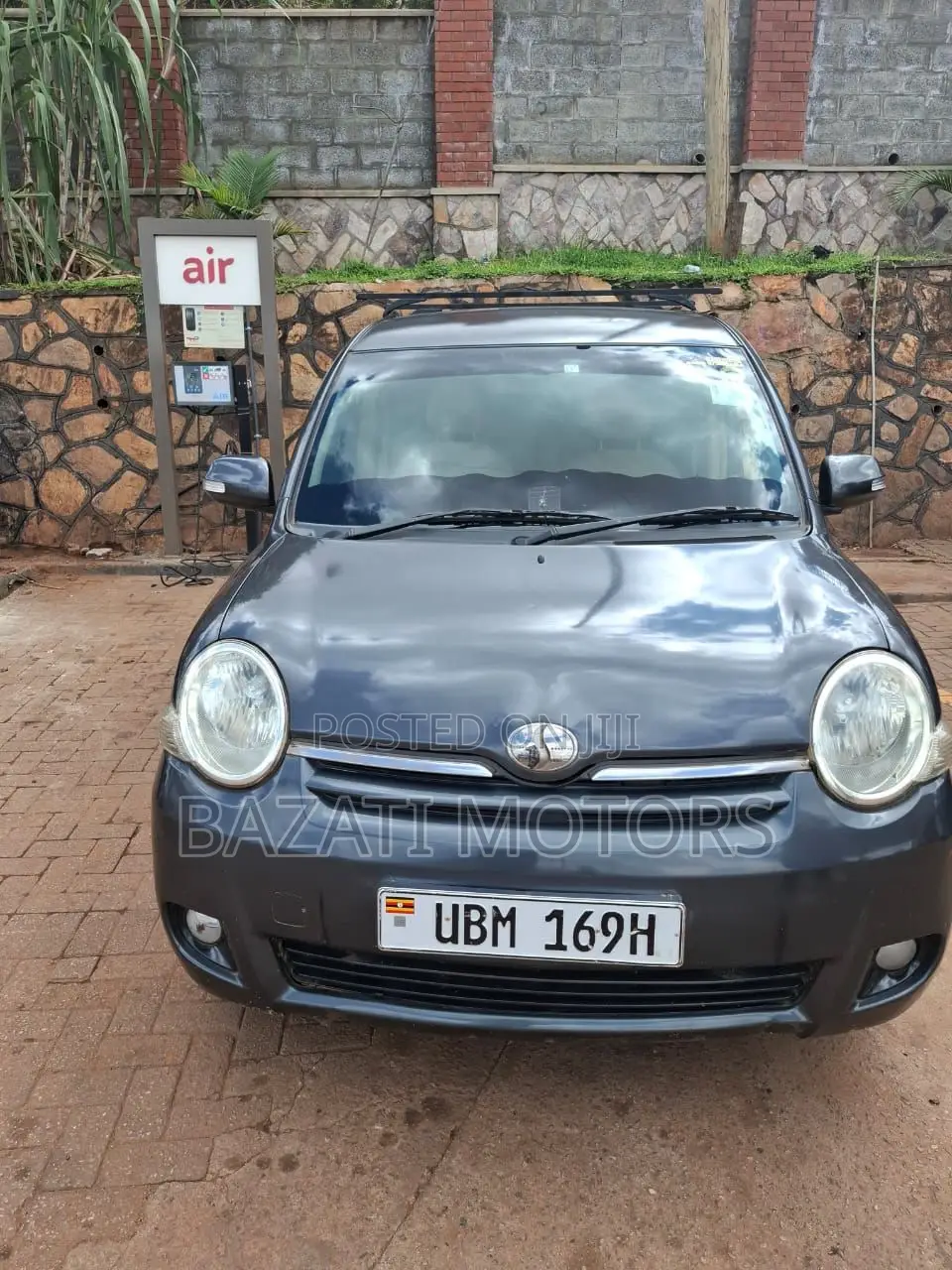 Toyota Sienta 2010 Gray