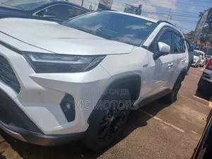 Toyota RAV4 Limited AWD 2024 White