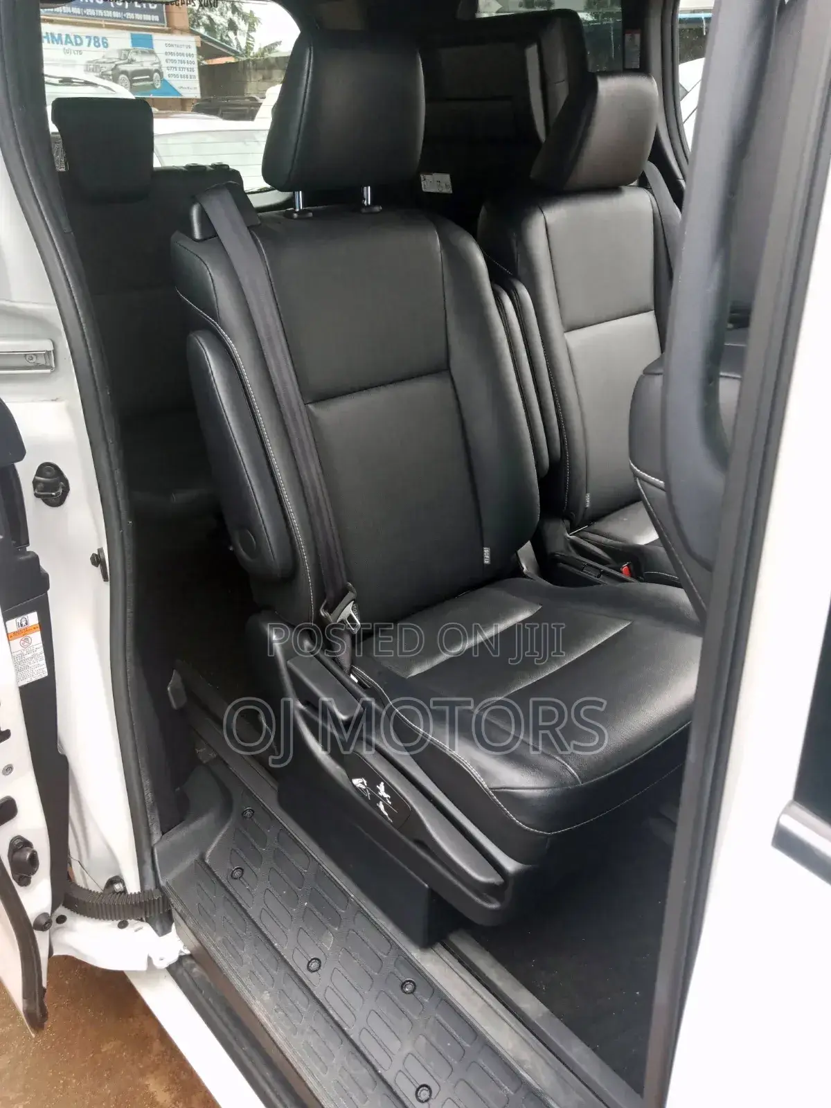 Toyota Noah 2.0 FWD (7 Seater) 2017 White