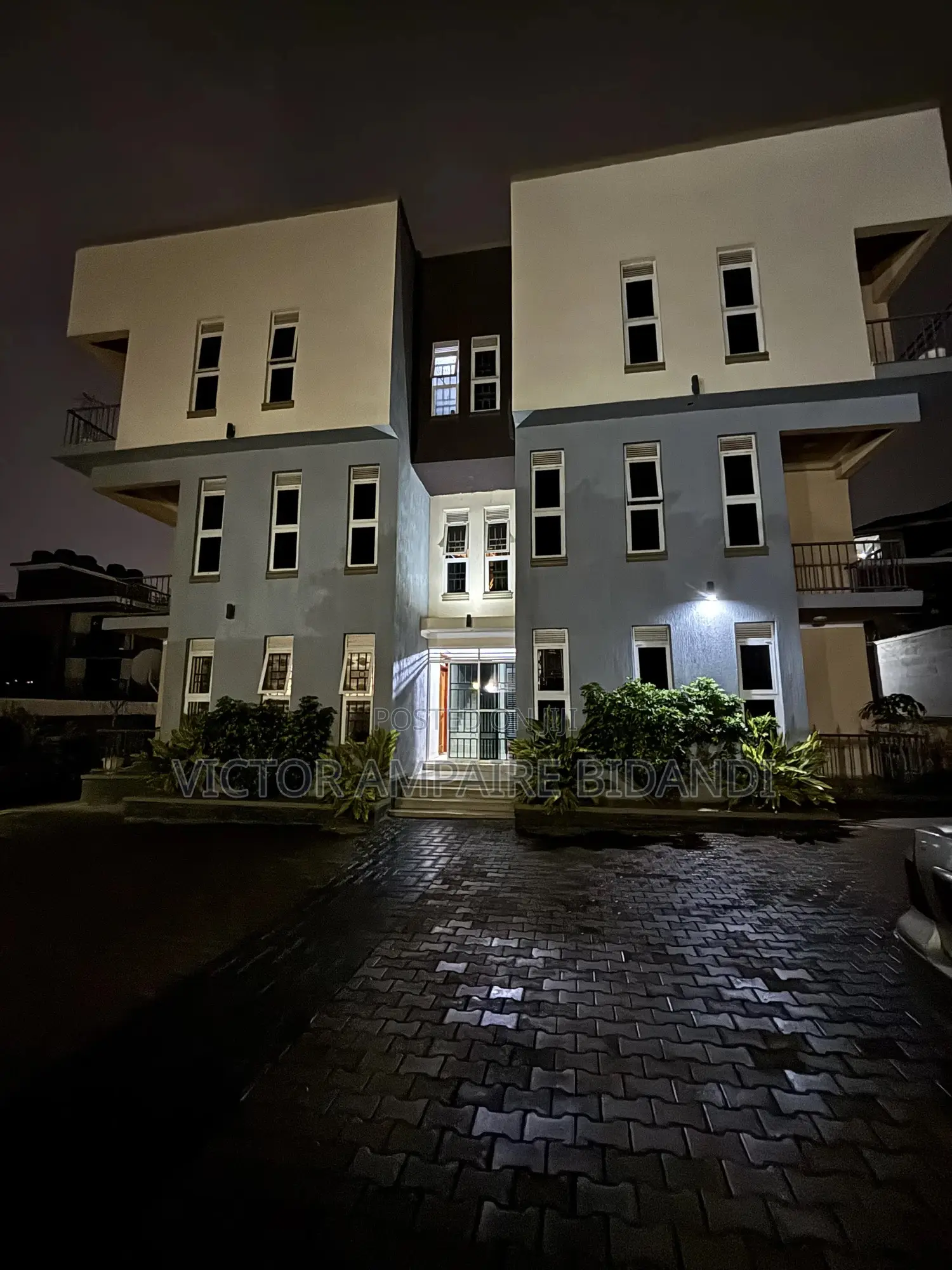 Minipalais Studio Apartment Bunga, Ggaba Road Next to King Ceasor Uni
