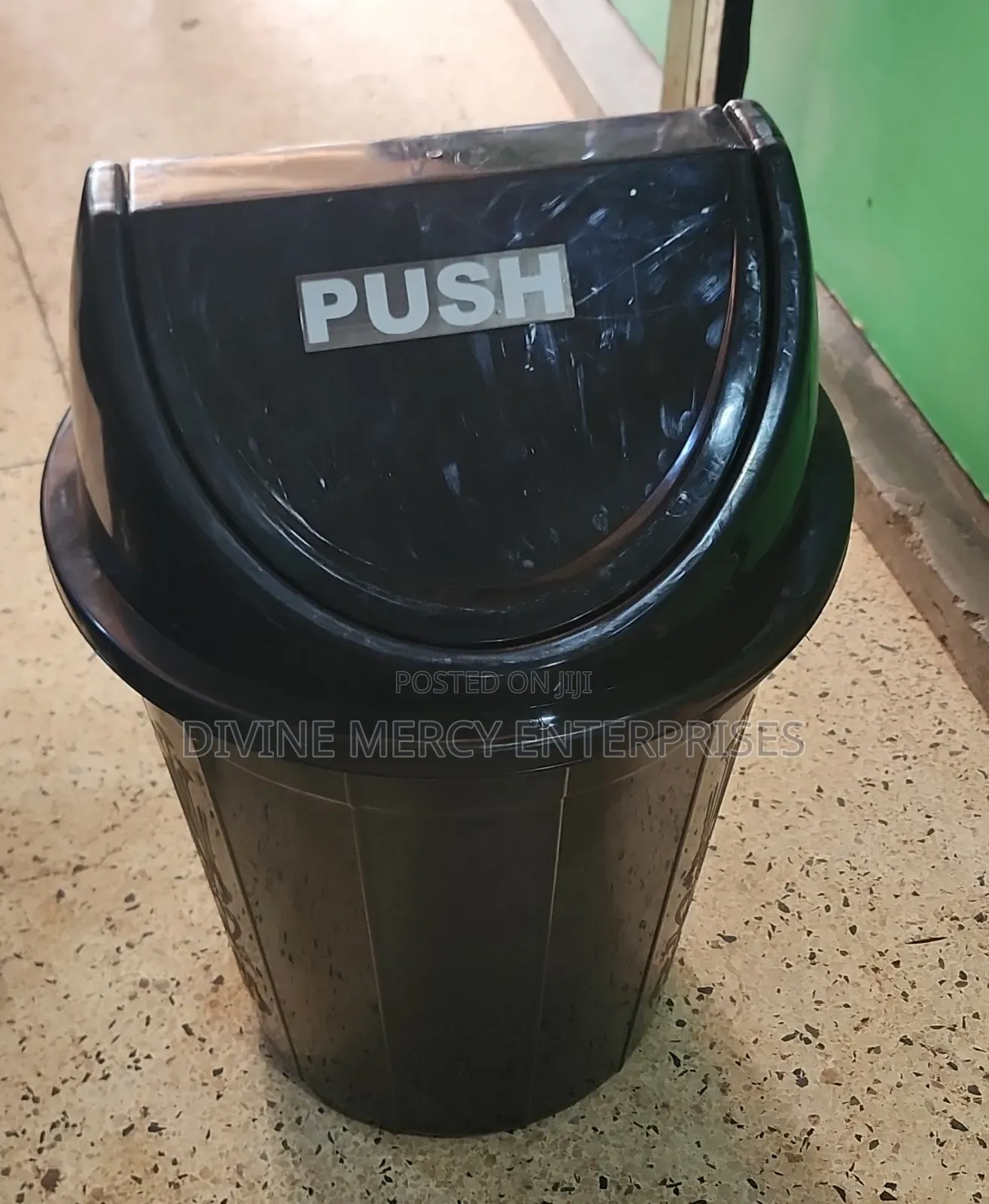 60litrs Swing Dustbins Black