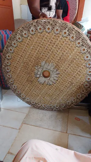Serving Table.