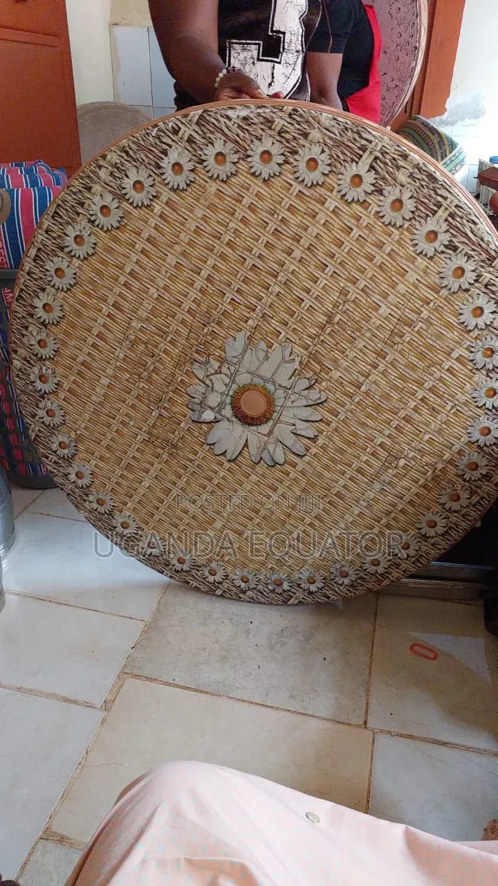 Serving Table.