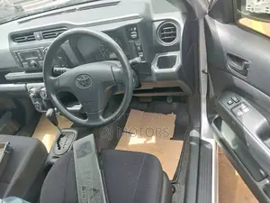 Toyota Probox 2017 Silver