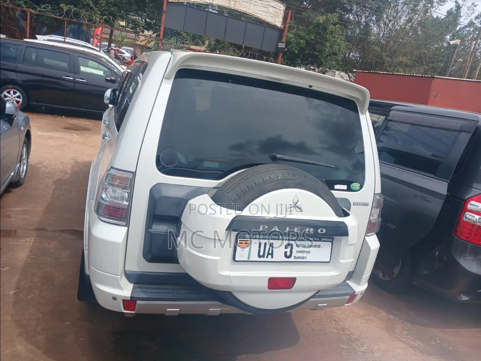 Mitsubishi Pajero V80 3.0 VR-I 2014 White