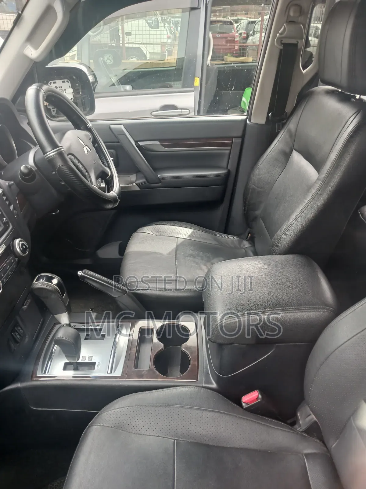 Mitsubishi Pajero V80 3.0 VR-I 2014 White