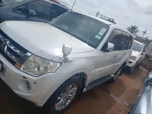 Mitsubishi Pajero V80 3.0 VR-I 2014 White