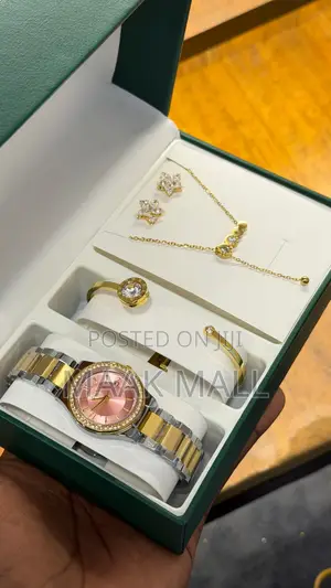 Ladies Analog Classy Watch Set 4:1