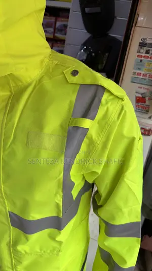 High-visibility Reflective Rain Suit (2-piece Set)