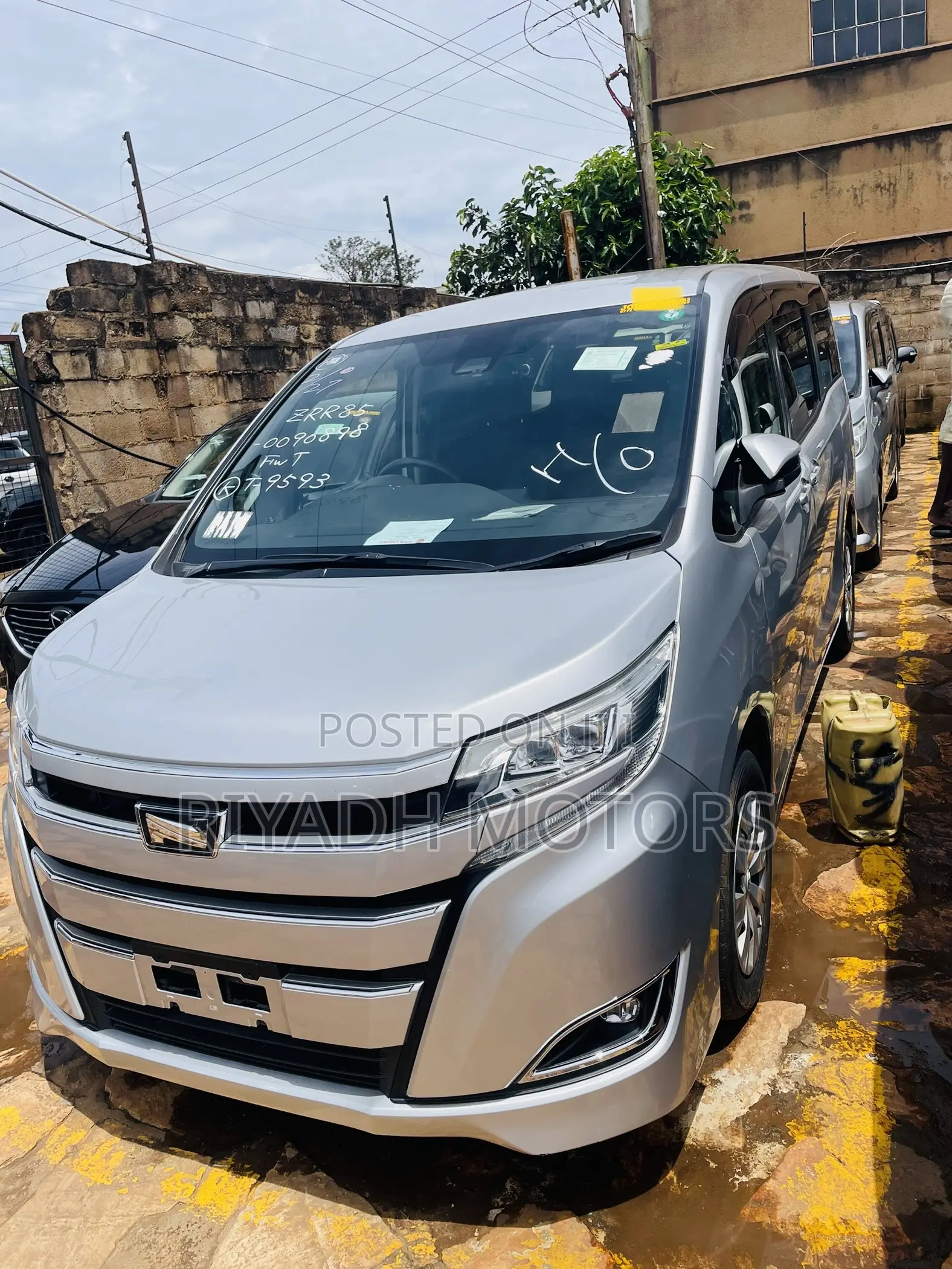 Toyota Noah 2.0 FWD (7 Seater) 2018 Silver