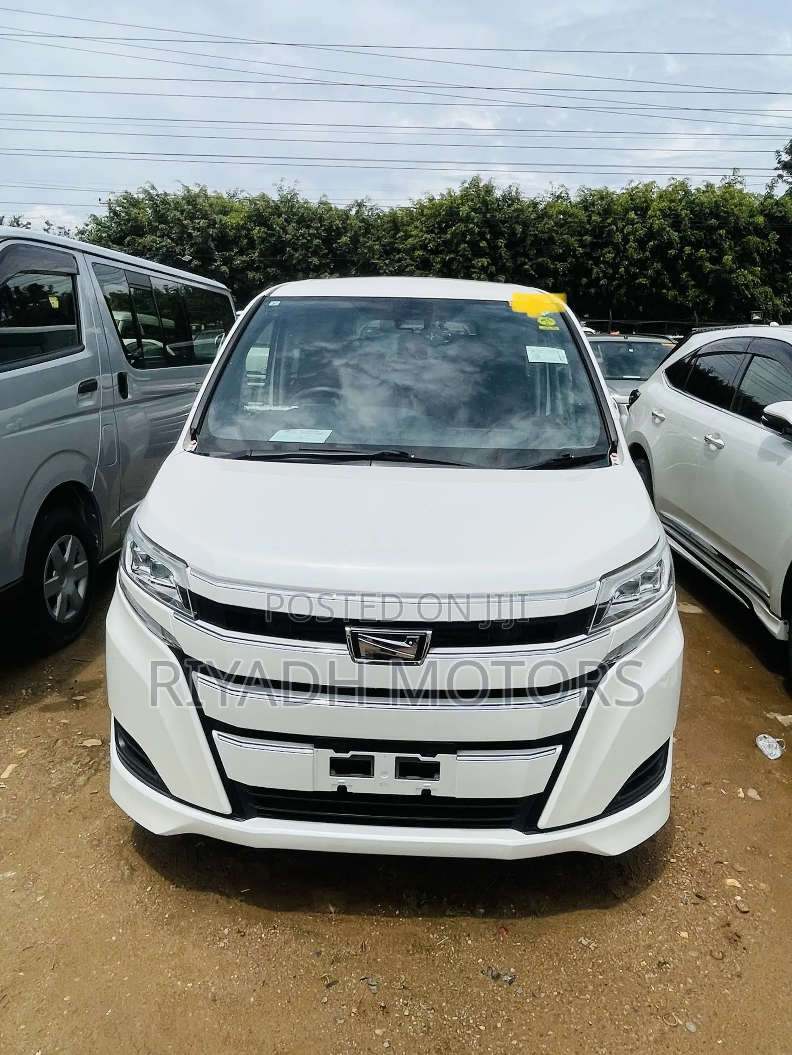 Toyota Noah 2.0 FWD (8 Seater) 2017 White