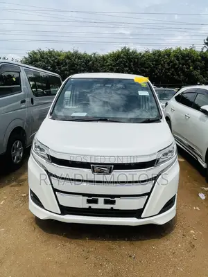 Toyota Noah 2.0 FWD (8 Seater) 2017 White