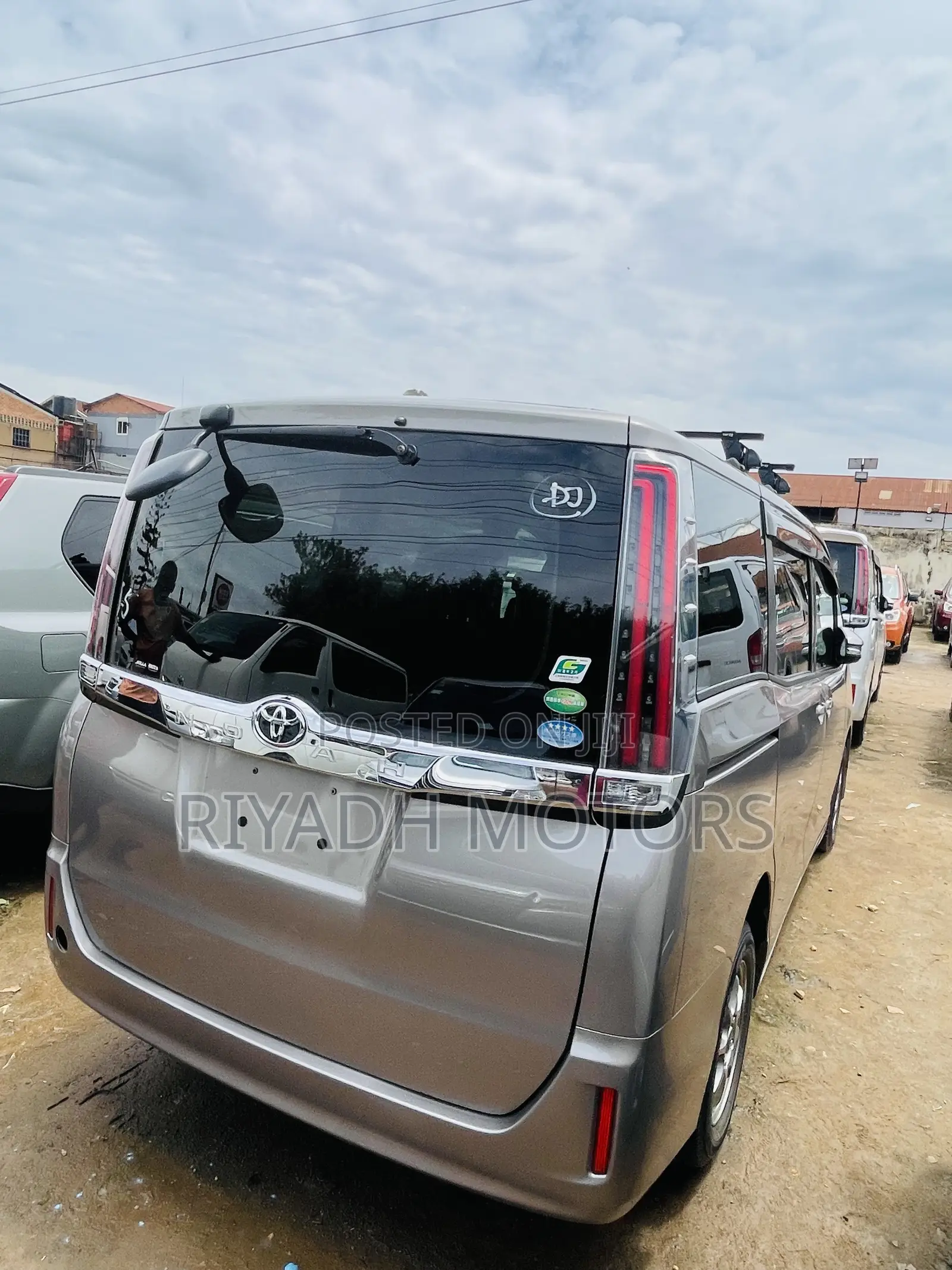 Toyota Noah 2.0 FWD (7 Seater) 2019 Gray