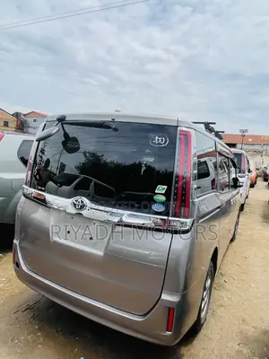 Toyota Noah 2.0 FWD (7 Seater) 2019 Gray