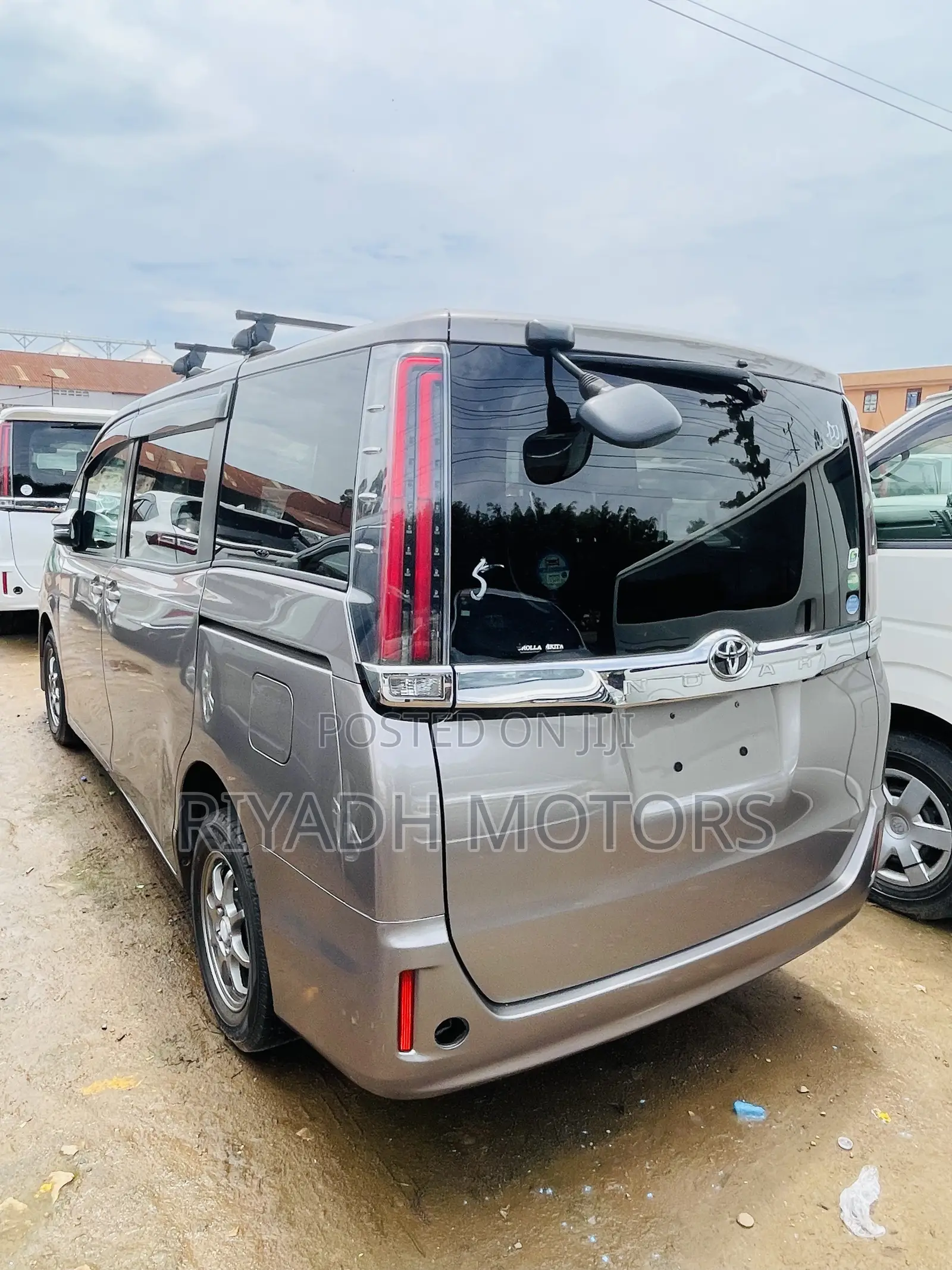 Toyota Noah 2.0 FWD (7 Seater) 2019 Gray