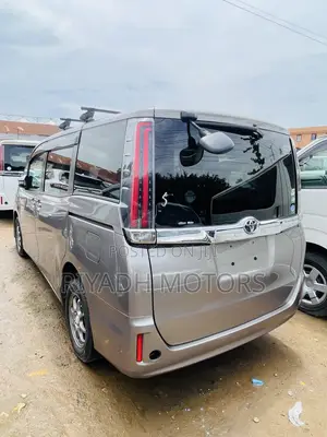 Toyota Noah 2.0 FWD (7 Seater) 2019 Gray