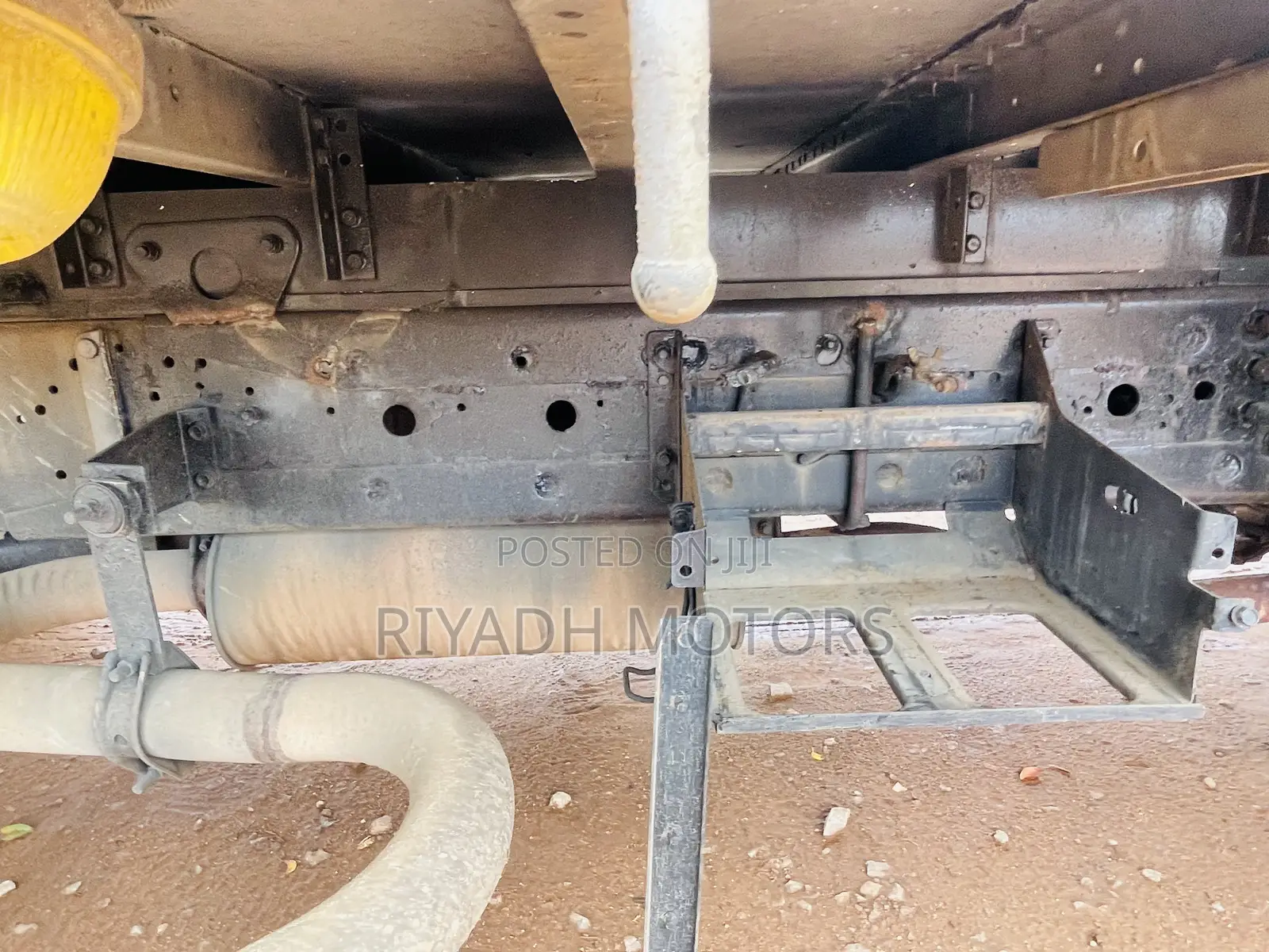 Isuzu Forward 6he1