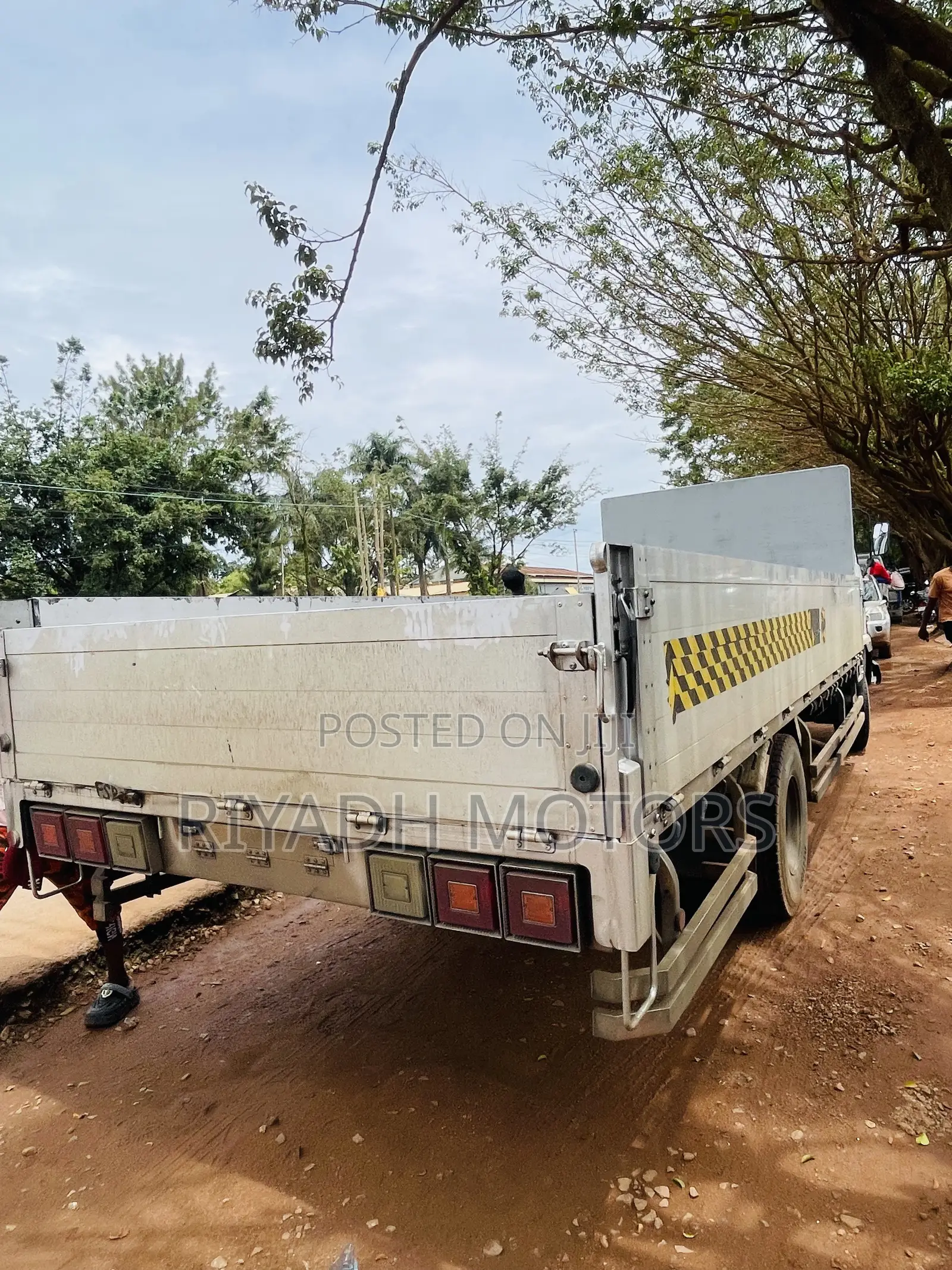 Isuzu Forward 6he1