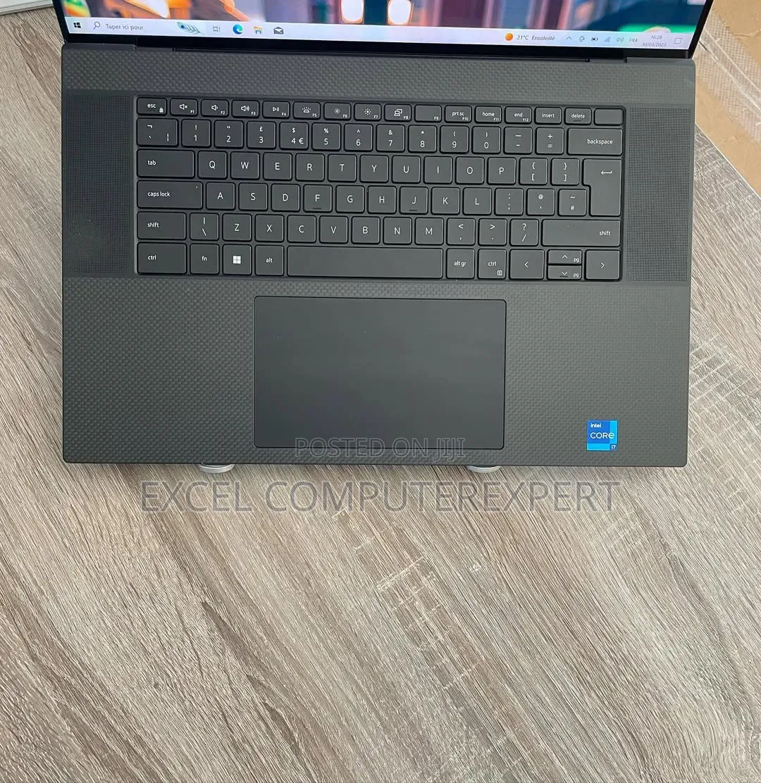 New Laptop Dell XPS 17 9720 16GB Intel Core i7 SSD 512GB