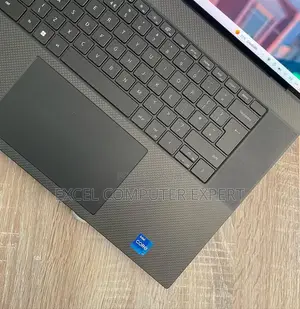 New Laptop Dell XPS 17 9720 16GB Intel Core i7 SSD 512GB