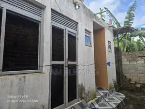 4bdrm Chalet in Konge Lukuli, Central Division for sale