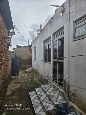 4bdrm Chalet in Konge Lukuli, Central Division for sale