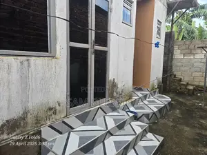 4bdrm Chalet in Konge Lukuli, Central Division for sale